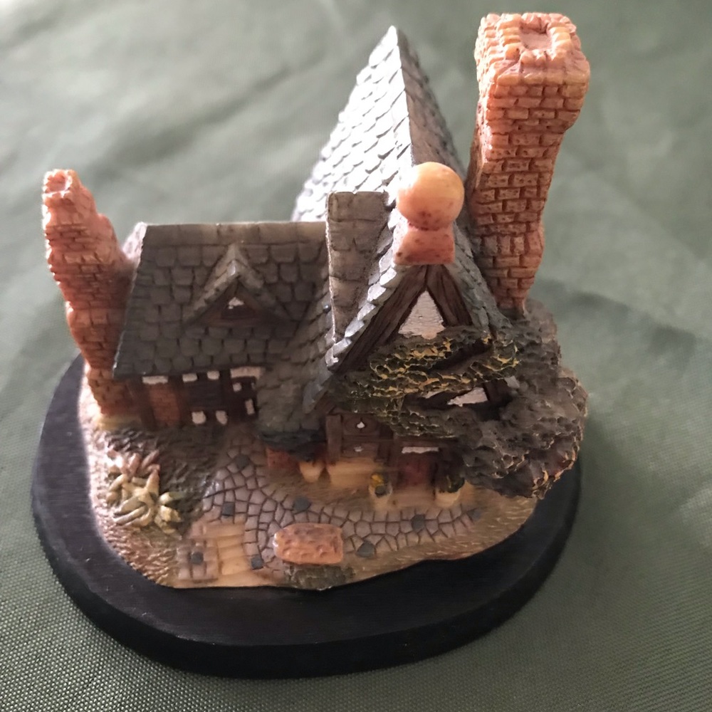 Cottage figure